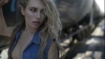 欧美美女决战海岛视频,视觉盛宴一触即发！