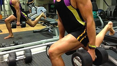 欧美健身提臀大赛视频,臀部线条的艺术对决