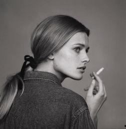 欧美风格写实写真视频,光影交织的艺术演绎