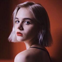 欧美风格写实写真视频,光影交织的艺术演绎