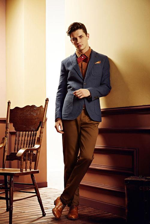 欧美帅哥西装合影视频,一场视觉盛宴的合影瞬间