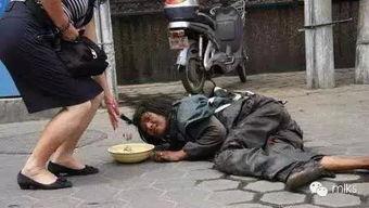 欧美游客乞讨图片视频,街头众生相的冷峻写照