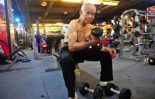 欧美肌肉男爷爷视频,岁月沉淀的健美风采