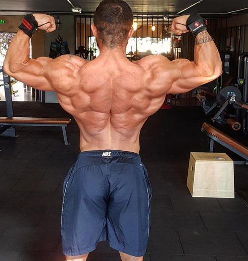 欧美肌肉男爷爷视频,岁月沉淀的健美风采