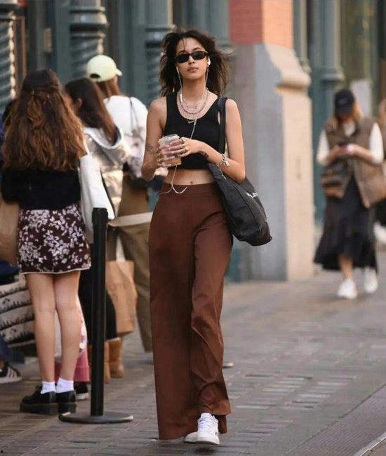 辣妹上衣欧美镂空视频,欧美辣妹镂空上衣时尚潮流揭秘