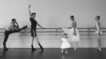 欧美生育舞蹈视频大全集,跟随节奏，享受孕期快乐时光