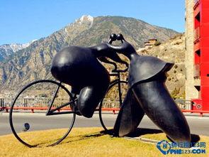 欧美接吻雕塑视频,浪漫瞬间，艺术与情感的交融